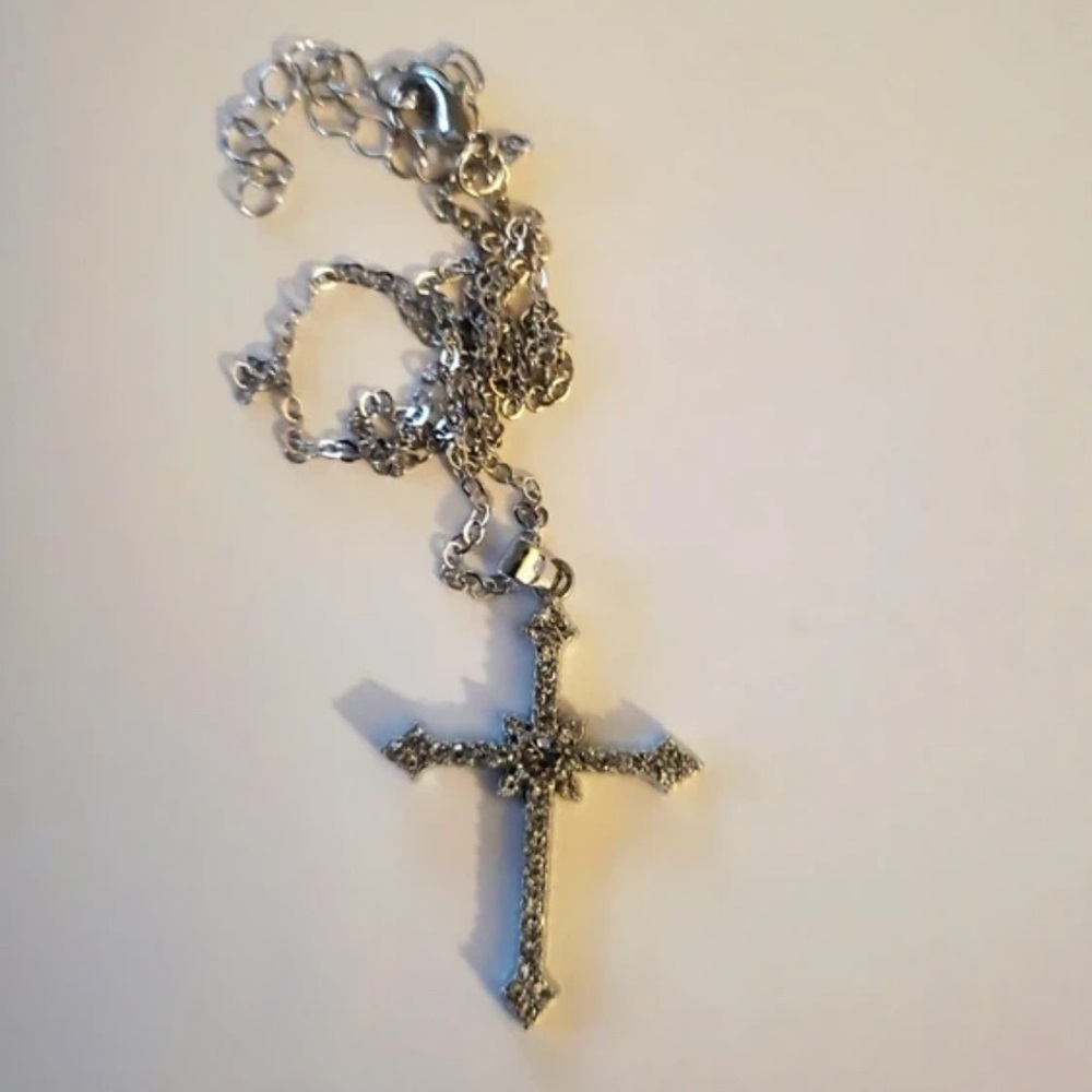 Elegant Silver Cross Pendant Necklace